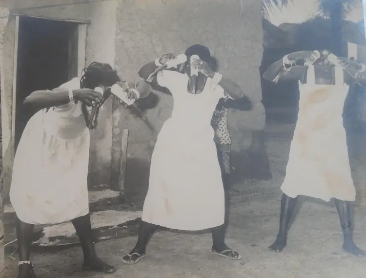Danse kolobi, des féticheuses du village 2. Photo de SINON, Photographe